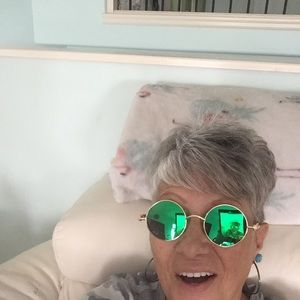 Meet your Posher, Karen